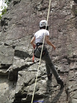 攀岩_下降中_nEO_IMG