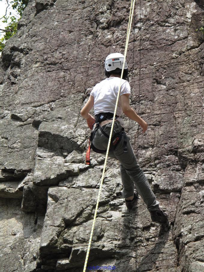 攀岩_下降中_nEO_IMG