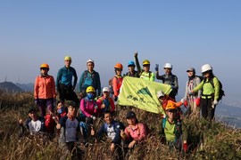 二尖登顶齐云山