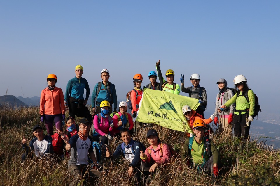 二尖登顶齐云山