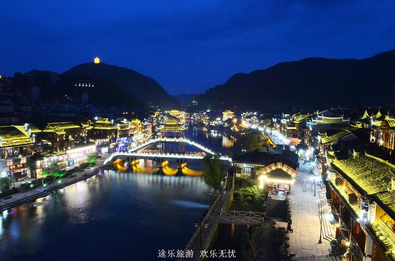 凤凰古城.jpg