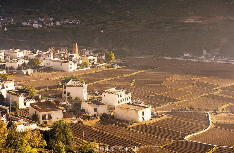 乡城美景.jpg