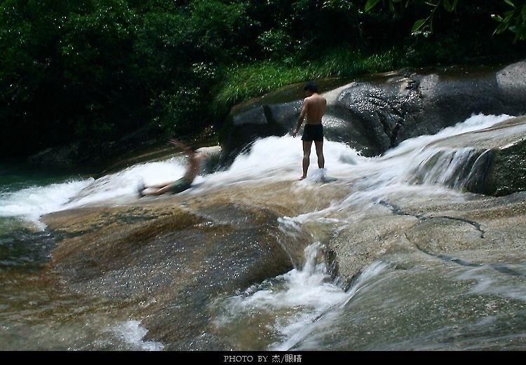 92fc9897de338aa2e9ed111f32d3d265_b