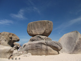 周六【海螺角】69元起，惠东海螺角穿越，看奇石，徒步8公里原始海岸线