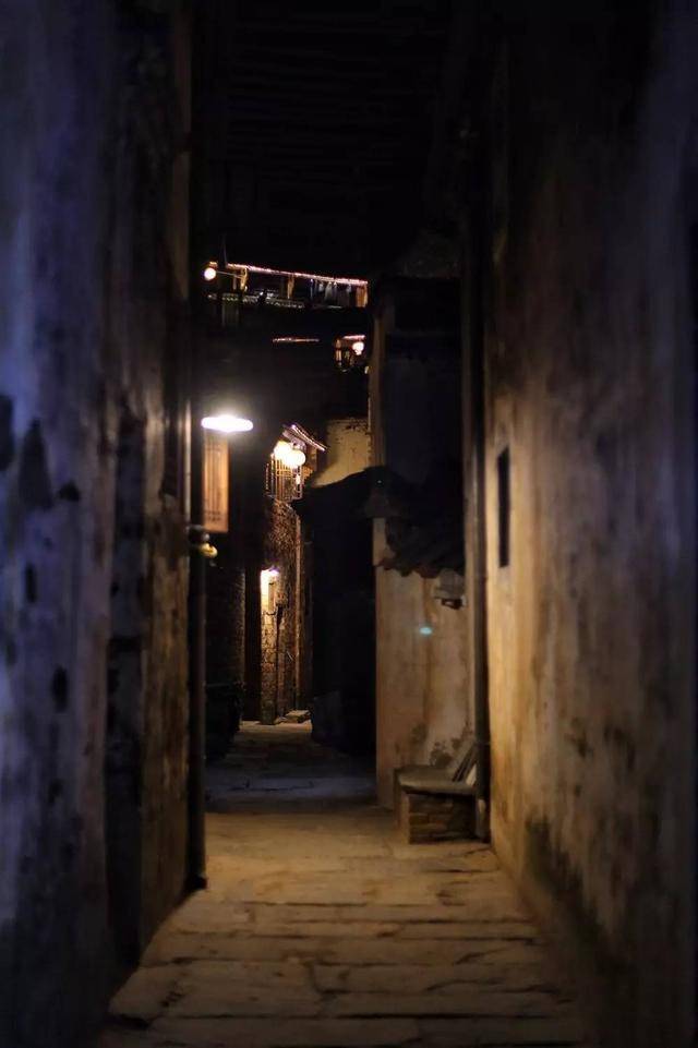 这个开满鲜花的古村落，也许你曾梦见过？