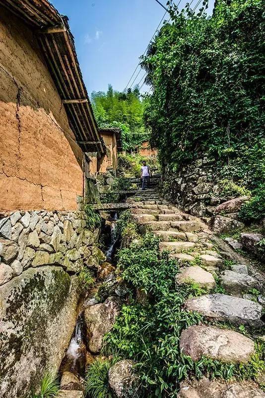 中国最美的梯田到底美成什么样？来这个童话小城你就知道了