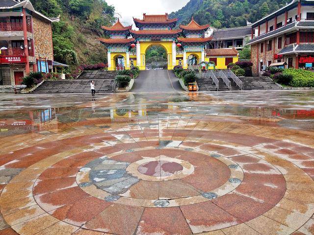 不谢前世，不修今生，去梵净山看看来世