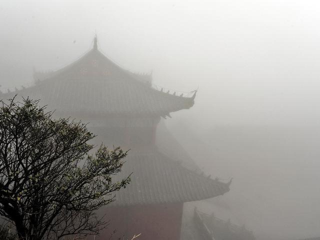 不谢前世,不修今生,去梵净山看看来世