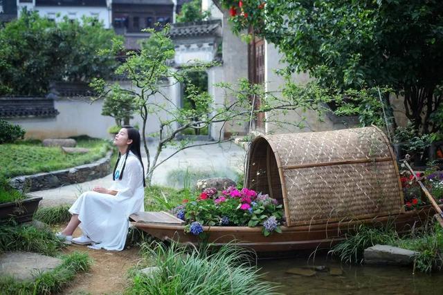 这个开满鲜花的古村落,也许你曾梦见过?