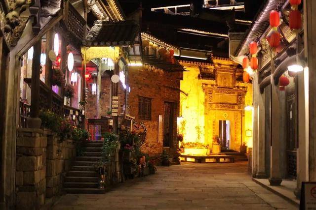 这个开满鲜花的古村落，也许你曾梦见过？