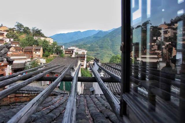 这个开满鲜花的古村落，也许你曾梦见过？