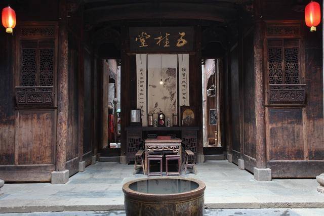 这个开满鲜花的古村落，也许你曾梦见过？