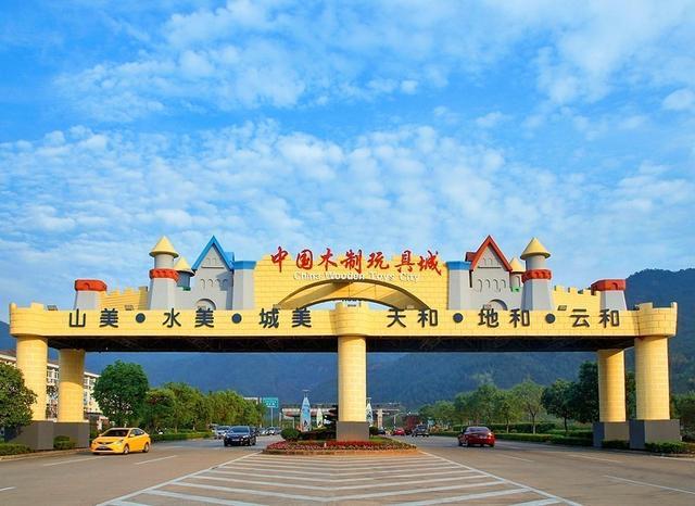中国最美的梯田到底美成什么样?来这个童话小城你就知道了