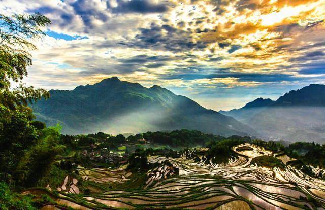 中国最美的梯田到底美成什么样？来这个童话小城你就知道了