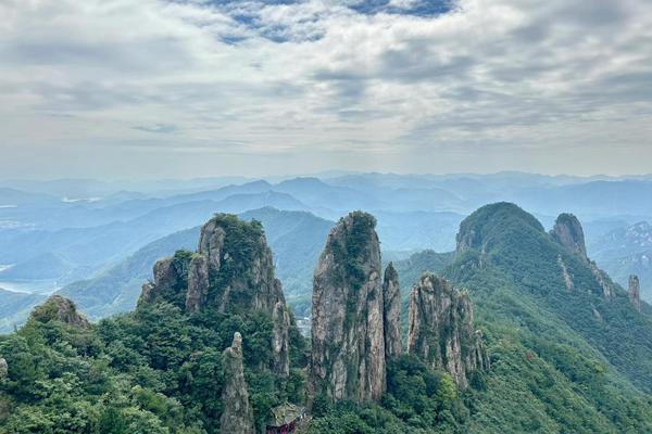 【满了】3.23徒步江南“梵净山”浦江仙华山，登高少女峰、赏奇异险峰