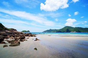 【香港徒步】麦理浩最美精华二段：西湾亭海洋沙滩-咸田湾野牛古村落