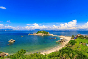 【绝色新疆·天山红花 7日】2-6人小团 S101网红国防公路 唐布拉 天山红花 苹果花 赛里木湖 库尔德宁 那拉提空