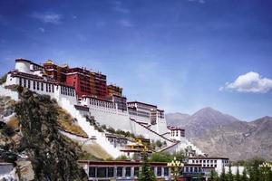 玩聚西藏 | 雅鲁藏布江大峡谷.南迦巴瓦峰.贡德林草原.达古峡谷.羊卓雍措.卡若拉冰川.满拉水库.嘉措拉山口.珠峰大本营