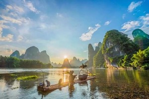 【阳朔汽车3日游】网红打卡点：聚龙潭、沙子漓江竹筏、少数民族古寨、十里画廊骑行、兴坪古镇、20元背景观景台、蝴蝶泉