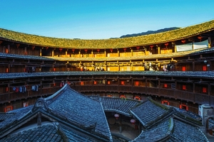 【漫游闽南】厦门鼓浪屿，漳州土楼、云水谣，泉州西街、蟳埔村5天4晚探秘之旅