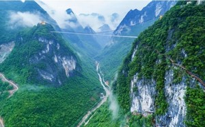 【粤北三天】5A连州地下河、峡天下云天渡玻璃吊桥、飞天魔毯、滑道、千年燕窝洞、风雨桥、小桂林英西峰林、油岭千户瑶寨三天