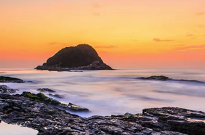 【捕鱼看日落】11.23周日，盐洲岛坐船出海捕鱼，绝美海上日落，体验古法制盐，美拍彩石