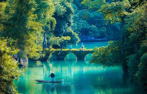 【春节尊享梵净山6天】黄果树 小七孔 西江千户苗寨 梵净山 青岩古镇 镇远古镇 九龙洞6天游