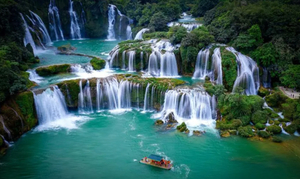 【桂西南精华4天】5.1-5.4日相约广西德天瀑布 巴马长寿村 百魔洞 三门海天窗社更穿洞 澄江海菜花 休闲4日游