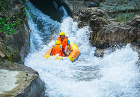 【清远】清远玄真全程漂、溪降、大峡谷、登峰悬空魔毯、山水乐园、光影馆一日游