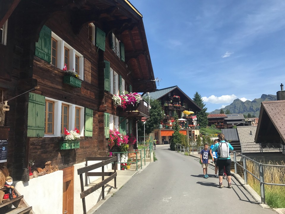 FE121614-75BB-472B-BEA7-CD3342400894