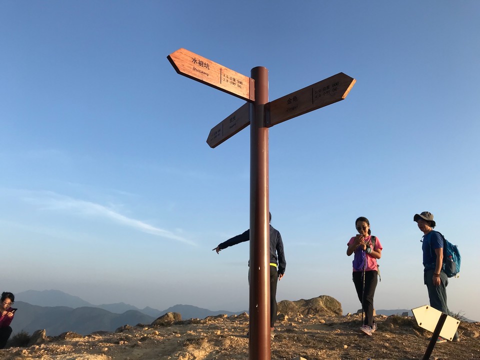 5B415EE6-65CE-4936-9A41-89E1EC03A22B