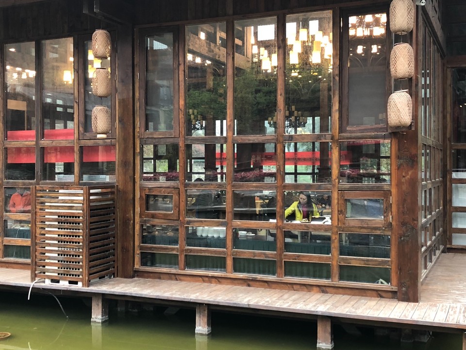 040DF023-7B76-460E-A946-ED0EED8199D6