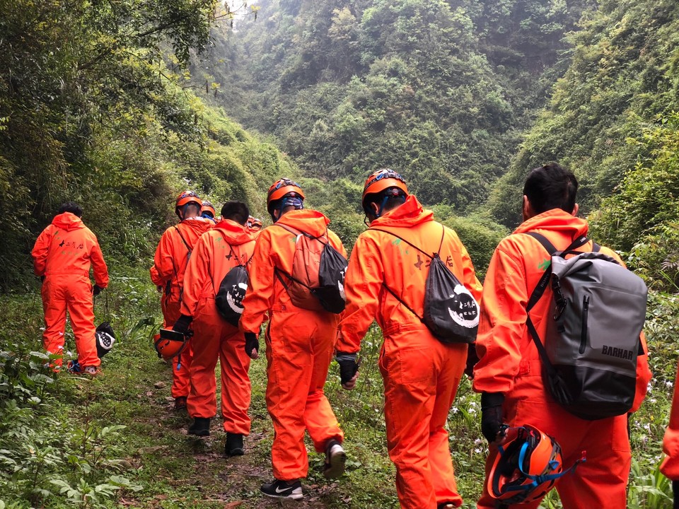 F9EAD6C2-5735-47D9-8455-623312FD56A8