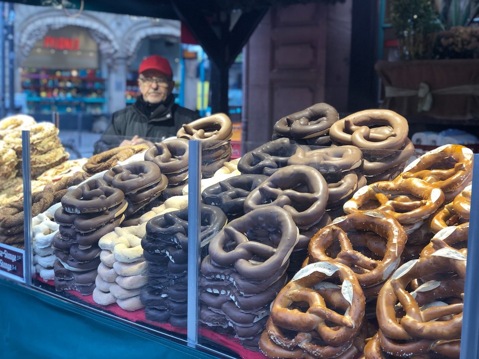 6677FB2F-6111-43C8-BA56-1A617C7403DD