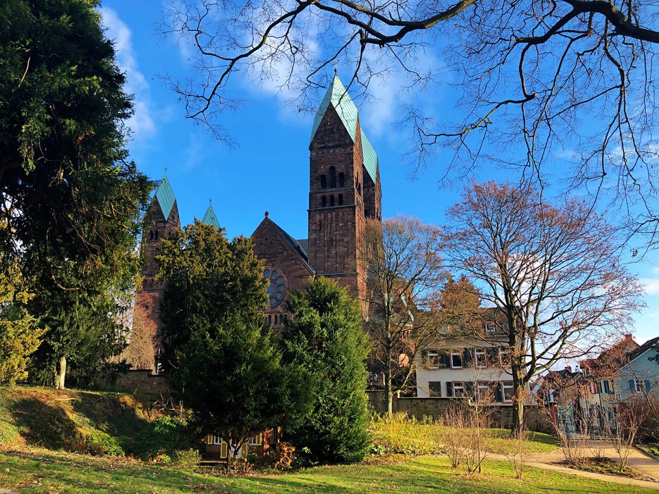 EA8838CD-F7C4-4021-8810-43DC2BE65D70