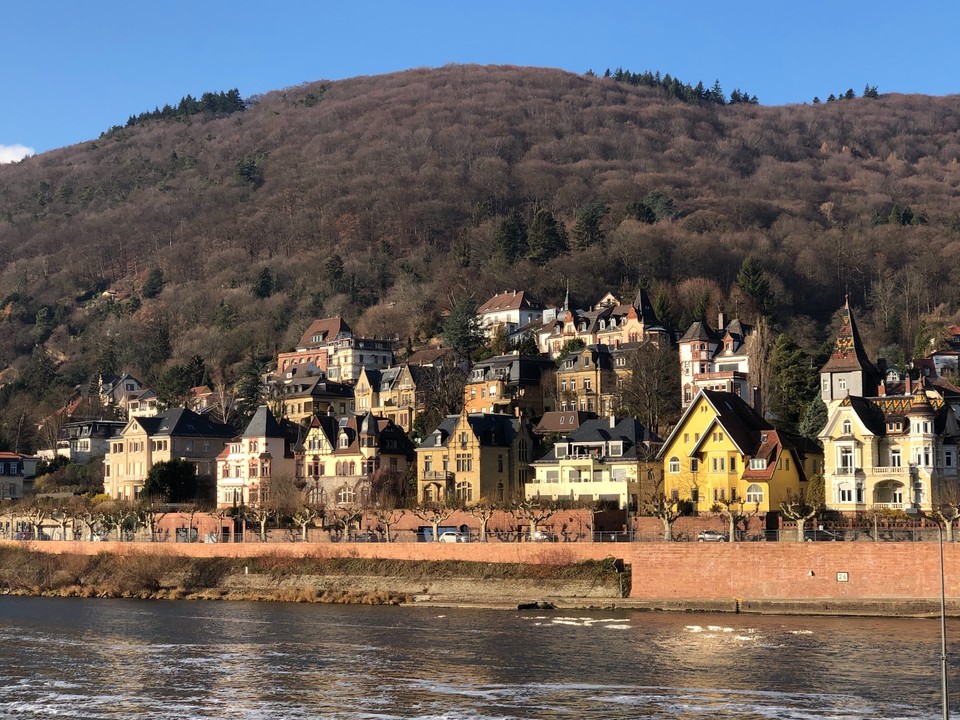 8E5CB424-09D3-4042-AF32-CD5886A57F23