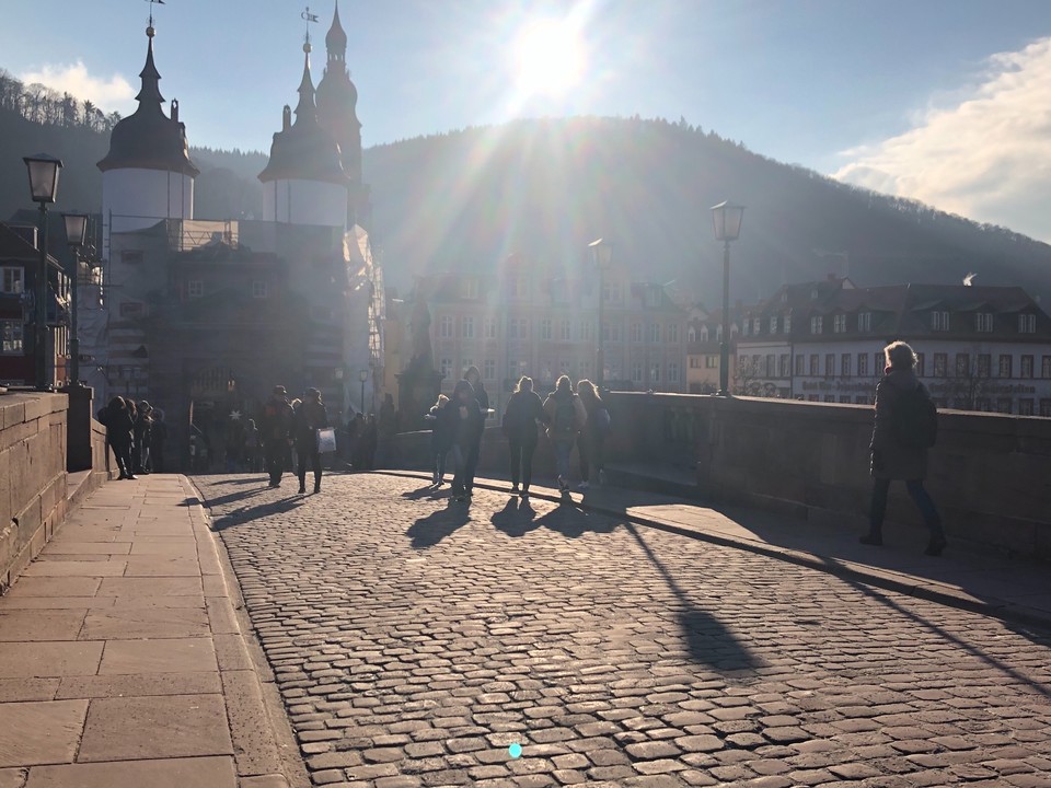 B6D85E83-84F3-4713-8715-EF690DF0D883