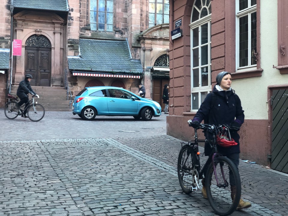 C495F762-9741-4161-8CB9-CA21A0A6CEE0