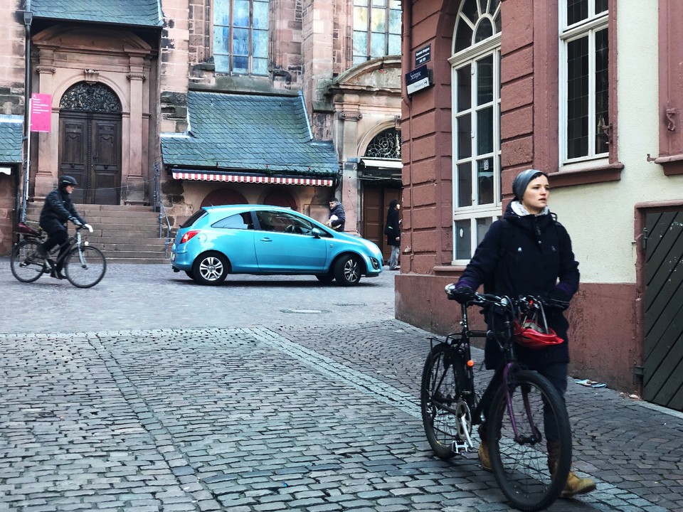 1D2B7081-0AC7-4818-8DC0-12A8C0026D2E