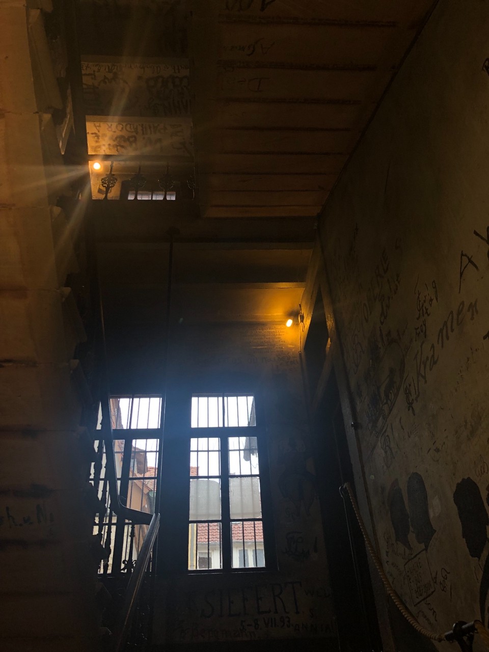 6B001822-2A44-4C17-AEE4-DDF24D835900