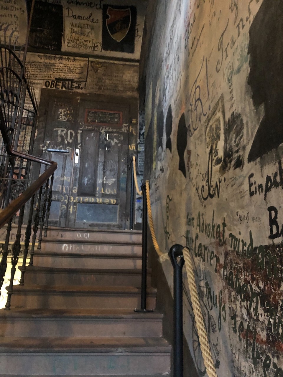 6DFB06F5-591E-43C1-AB8F-C4D5A49C750A