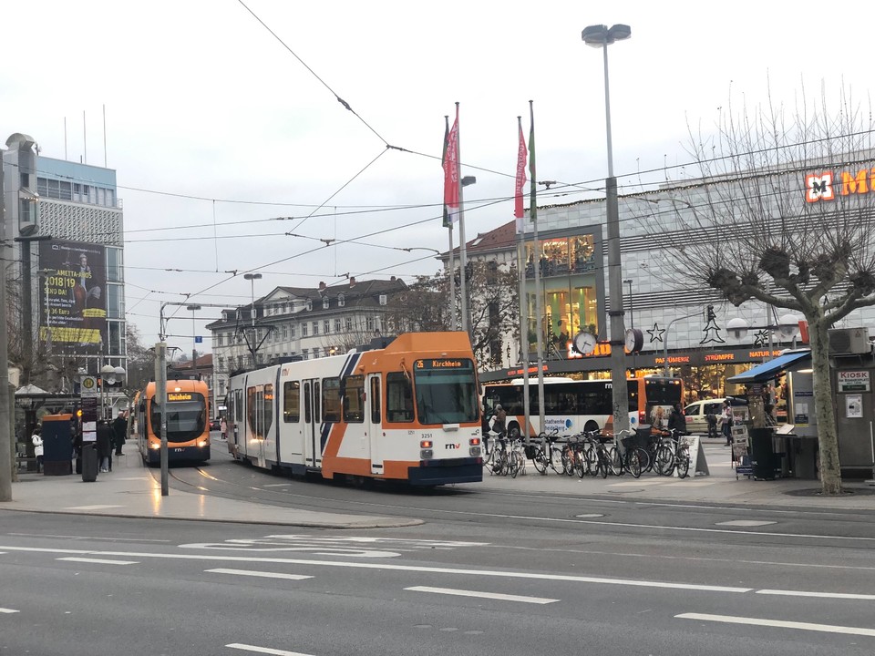 60F70B8E-E880-4A6F-96F4-86685DF4CE05