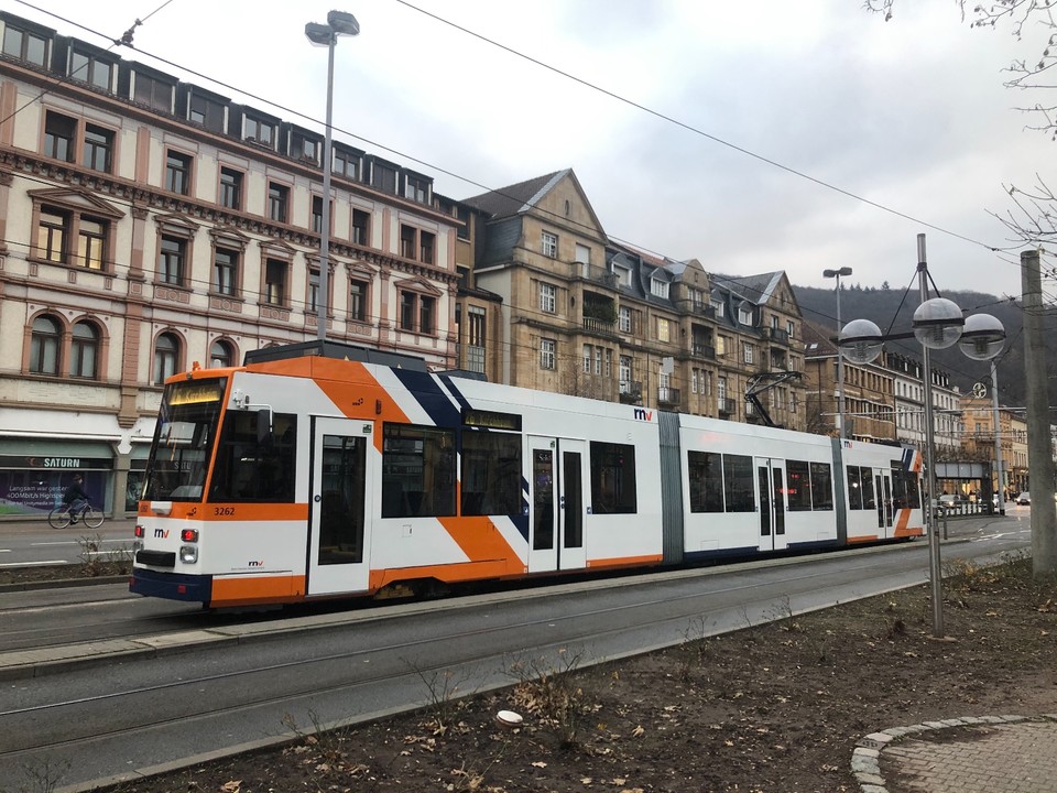 12A930BF-2314-46DB-A9F5-46ABB7D0A71F