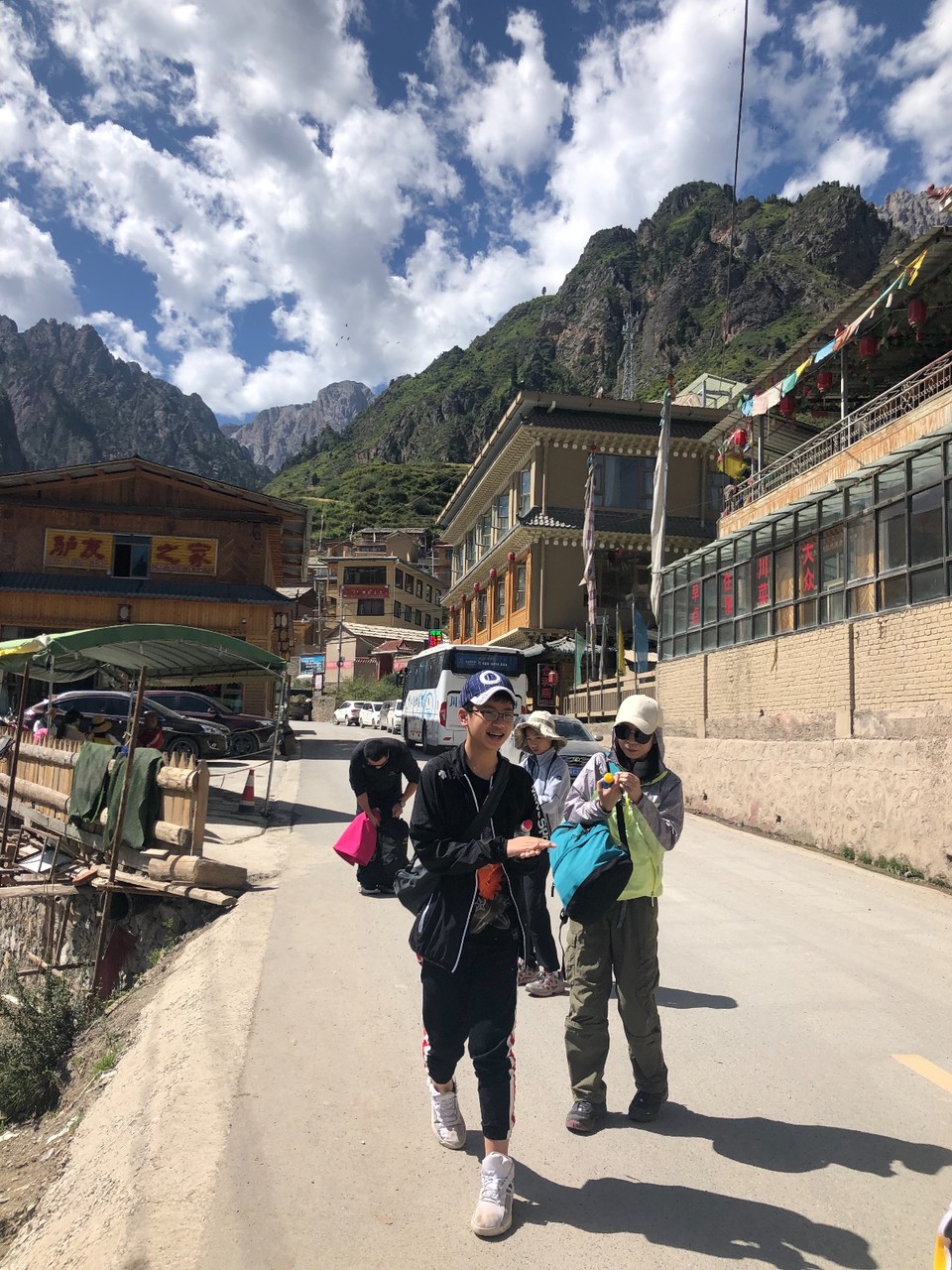 B3AD7E17-5B40-46EE-BAB1-6F258A82F850