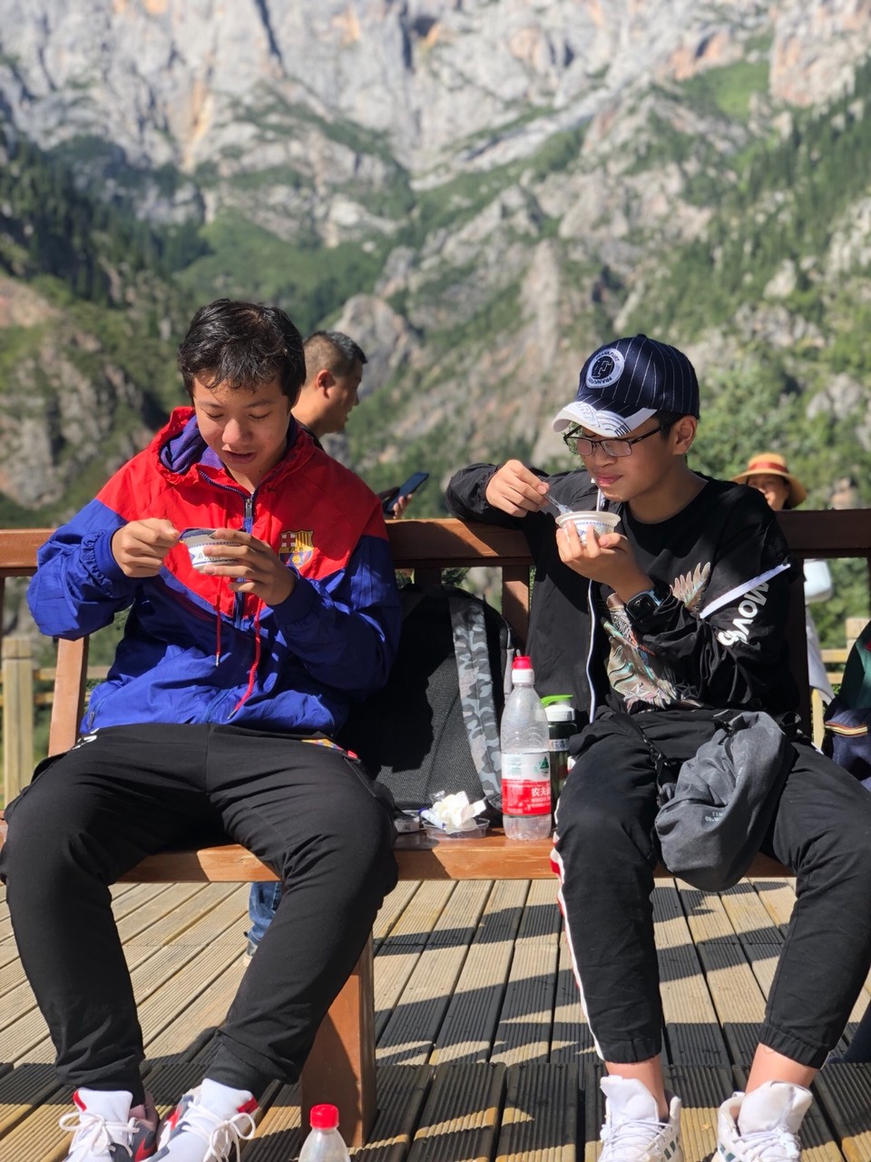 B6740917-E04A-4157-AF86-DF8FC0B4A434