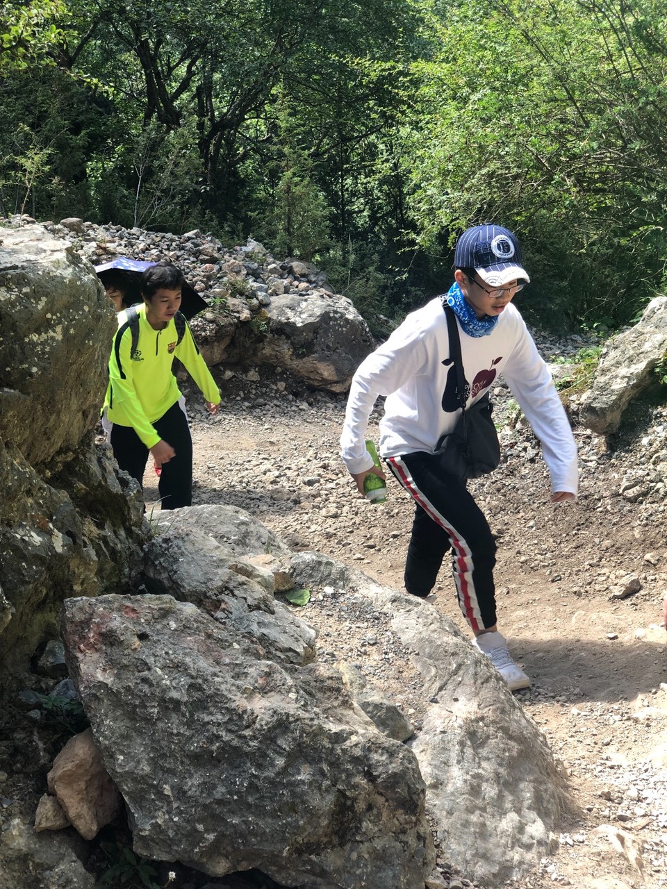 FEDD4CD4-EDF3-447E-B870-6D92DC71FB04