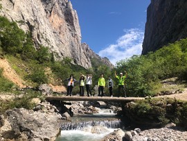 0D13033E-9330-4670-9532-DB9D54F06003