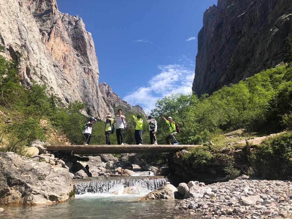 2A365C47-1751-4FB8-8F73-8CFB67D137E9