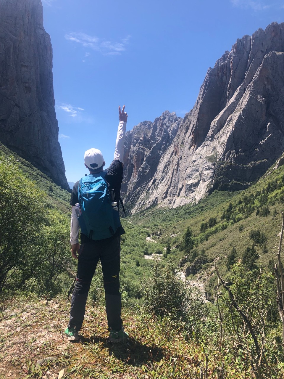 9CAD3D32-7FE3-4F60-A16F-ECD6580224BB