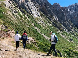 AACFACF0-49EE-434C-A438-67618BBBF269